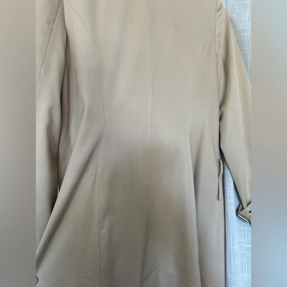 Burberry Beige Trench Coat - Picture 14 of 16